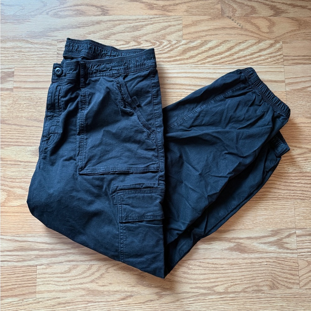 American Eagle Black Cargo Joggers